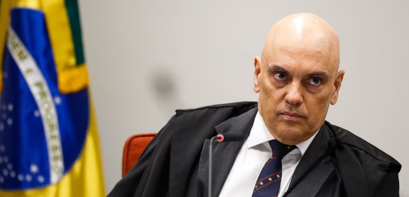 Moraes diz que aliados “parecem exigir” que Bolsonaro cumpra pena em “colônia de férias”